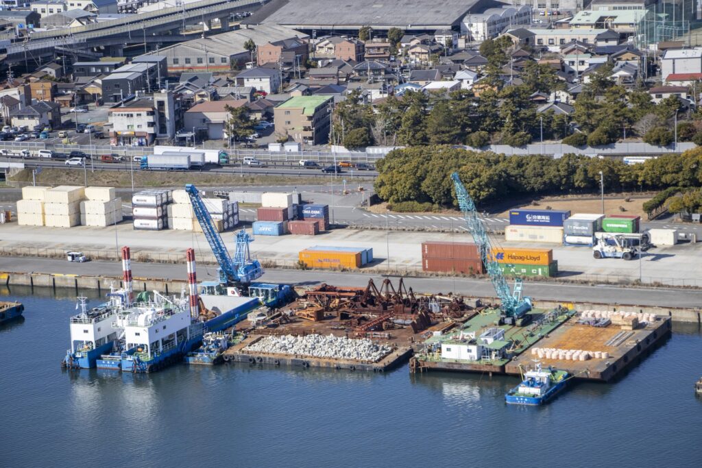 湾岸の工事